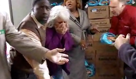 paula deen hit in face ham paula dean paula deen hit in face by a ham